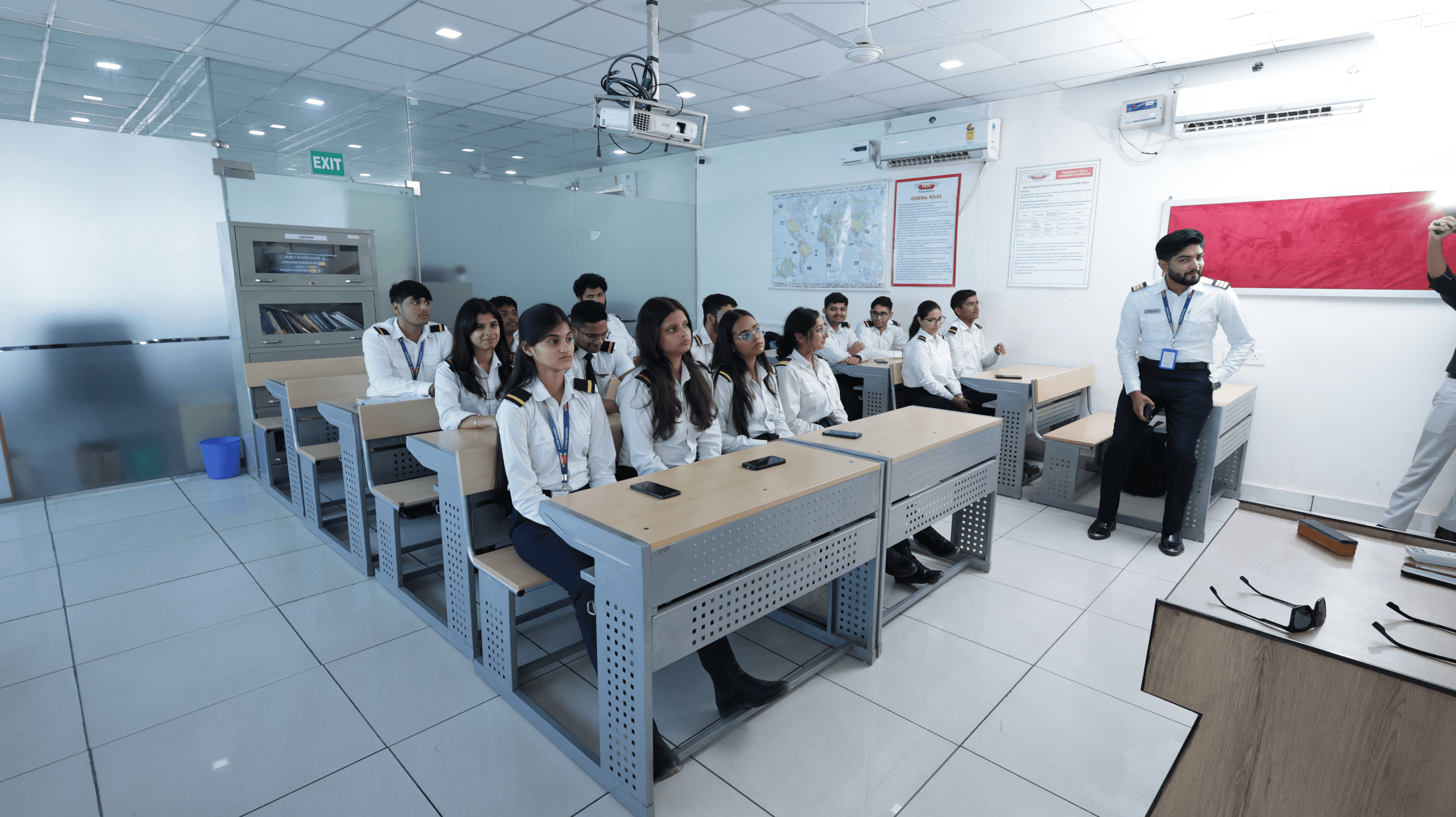 GROUND SCHOOL TRAINING: (MINIMUM 150 HRS)